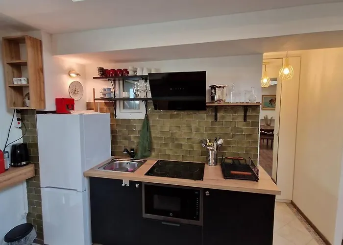 L'hirondelle Apartment *